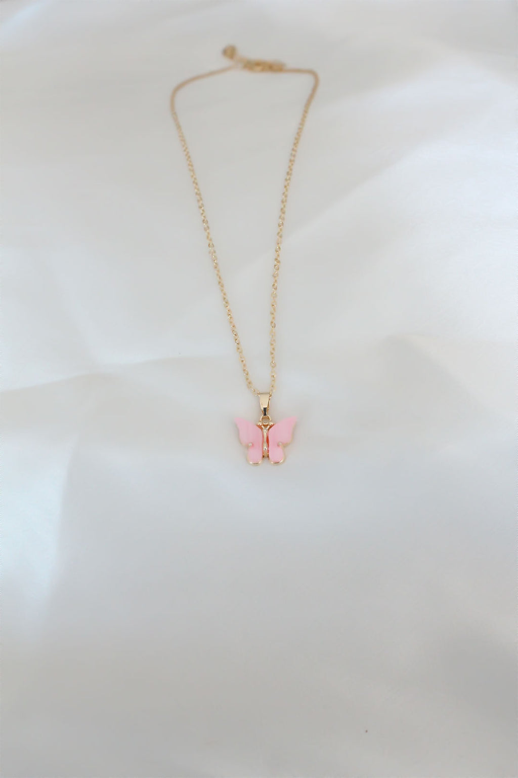 Gold Kaplama Pembe Sedefli Kelebek Kolye — Chrysa by RK Kolye