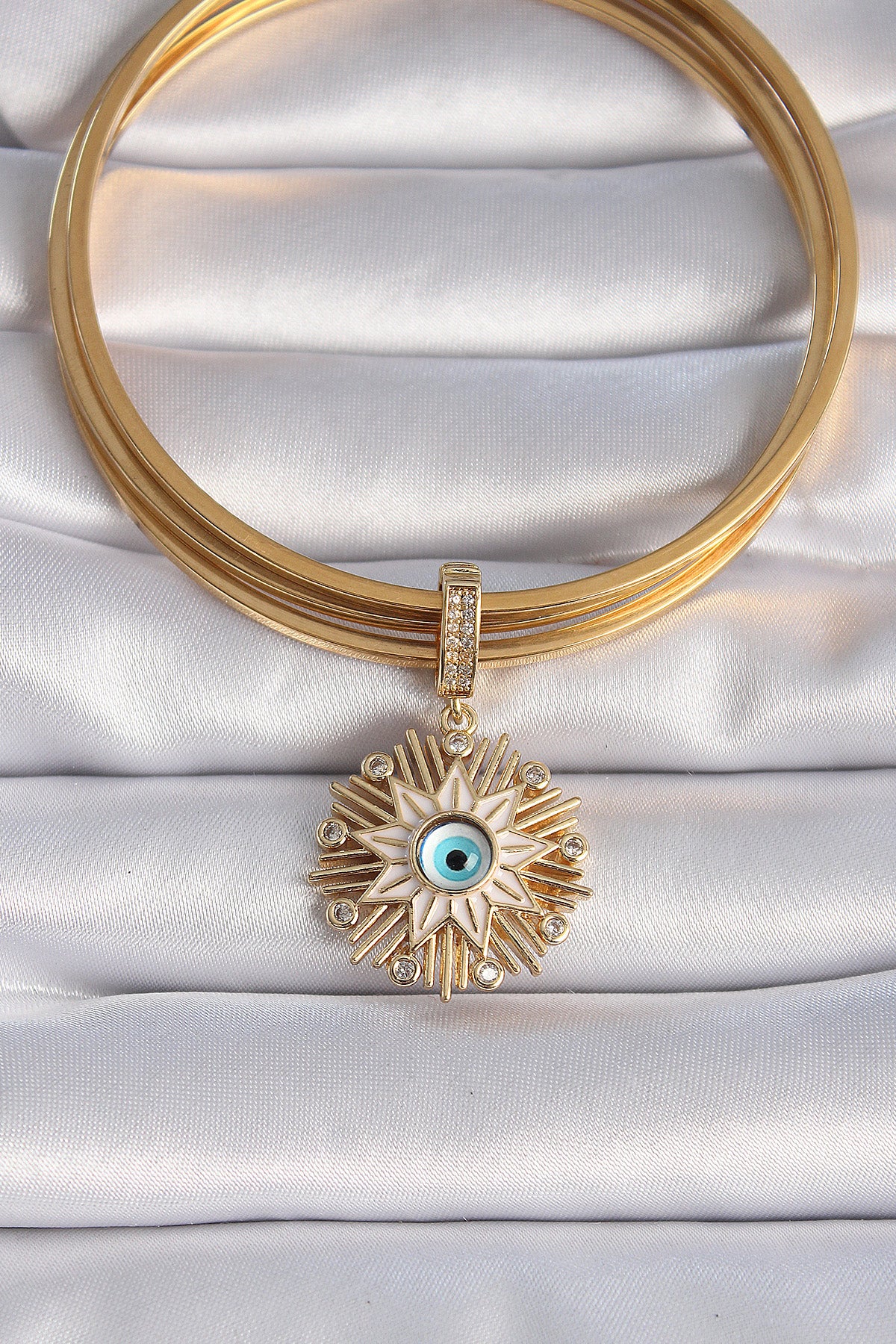 Pirinç Gold Renk Nazar Boncuklu Saçaklı Yıldız Figür Ajda Charm — Chrysa by RK Bileklik