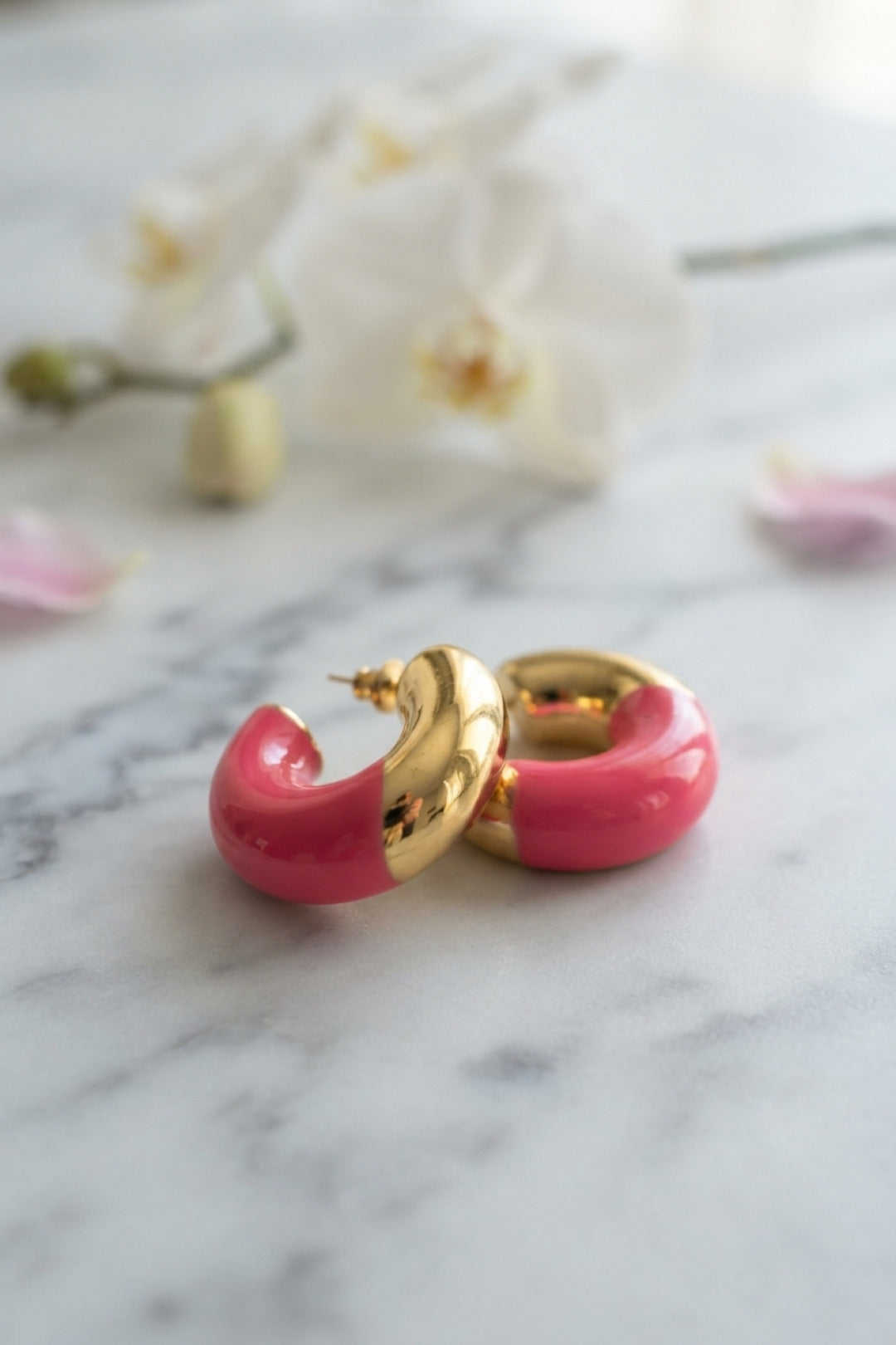316L Çelik Gold Renk Fuşya Halka Model Kadın Küpe — Chrysa by RK Küpe