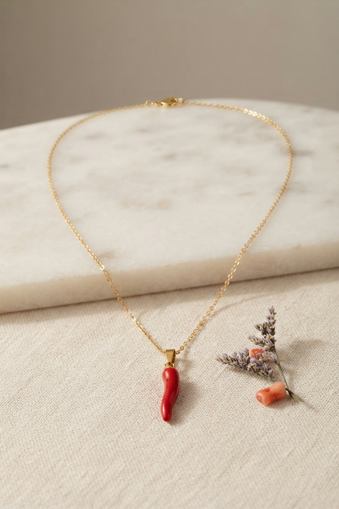 316L Çelik Gold Renk Zincir Kırmızı Kapya Biber Model Kadın Kolye — Chrysa by RK Kolye